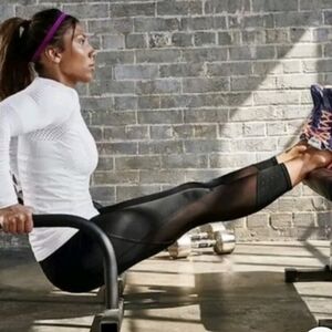 Athleta Laser Mesh Sonar Capri Leggings Black Sz XXS